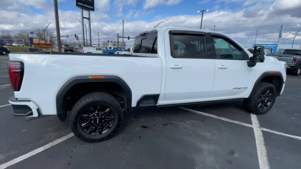 Used 2024 GMC Sierra 2500 AT4 w/ AT4 Premium Plus Package AWD/4WD image 2