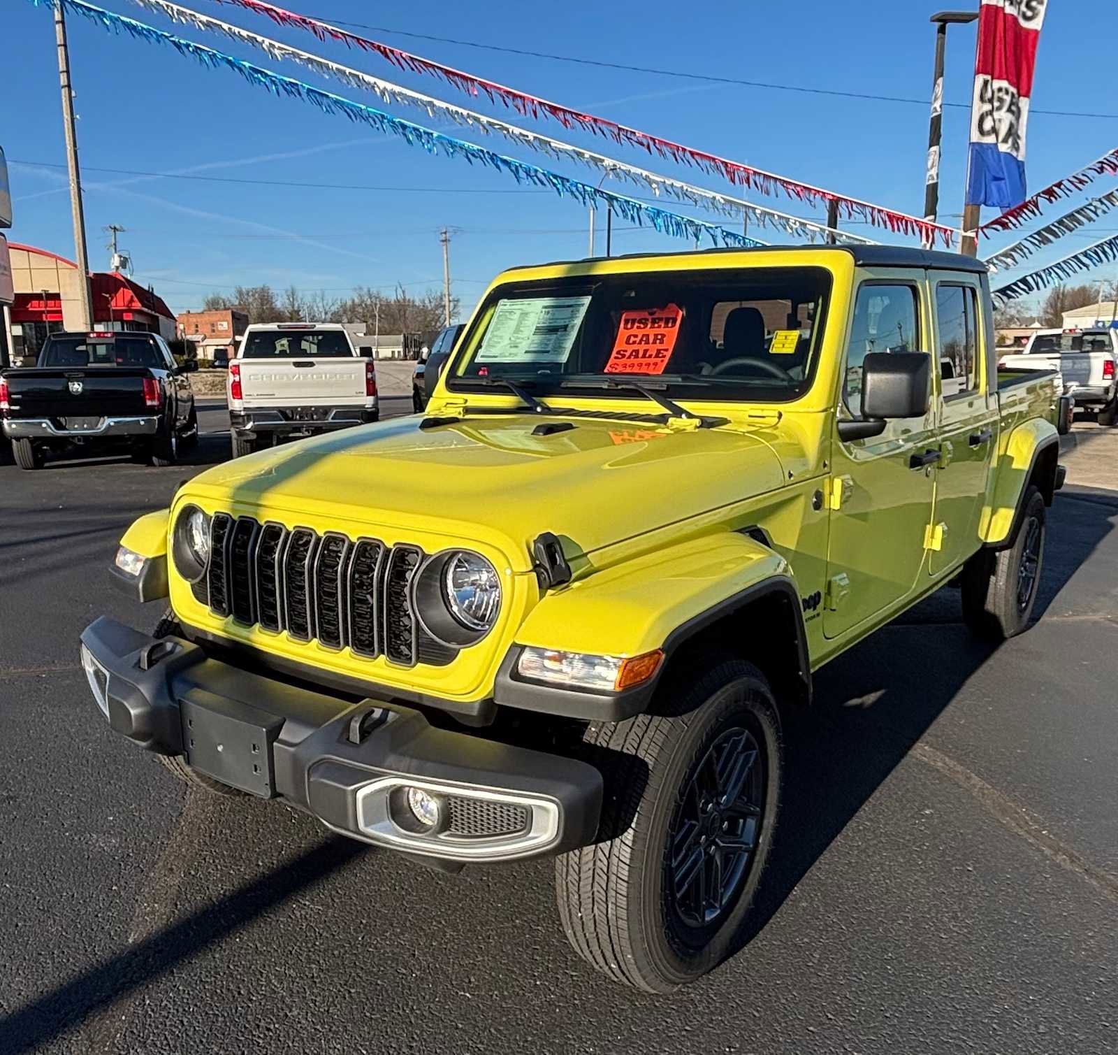Certified 2024 Jeep Gladiator Sport AWD/4WD image 2