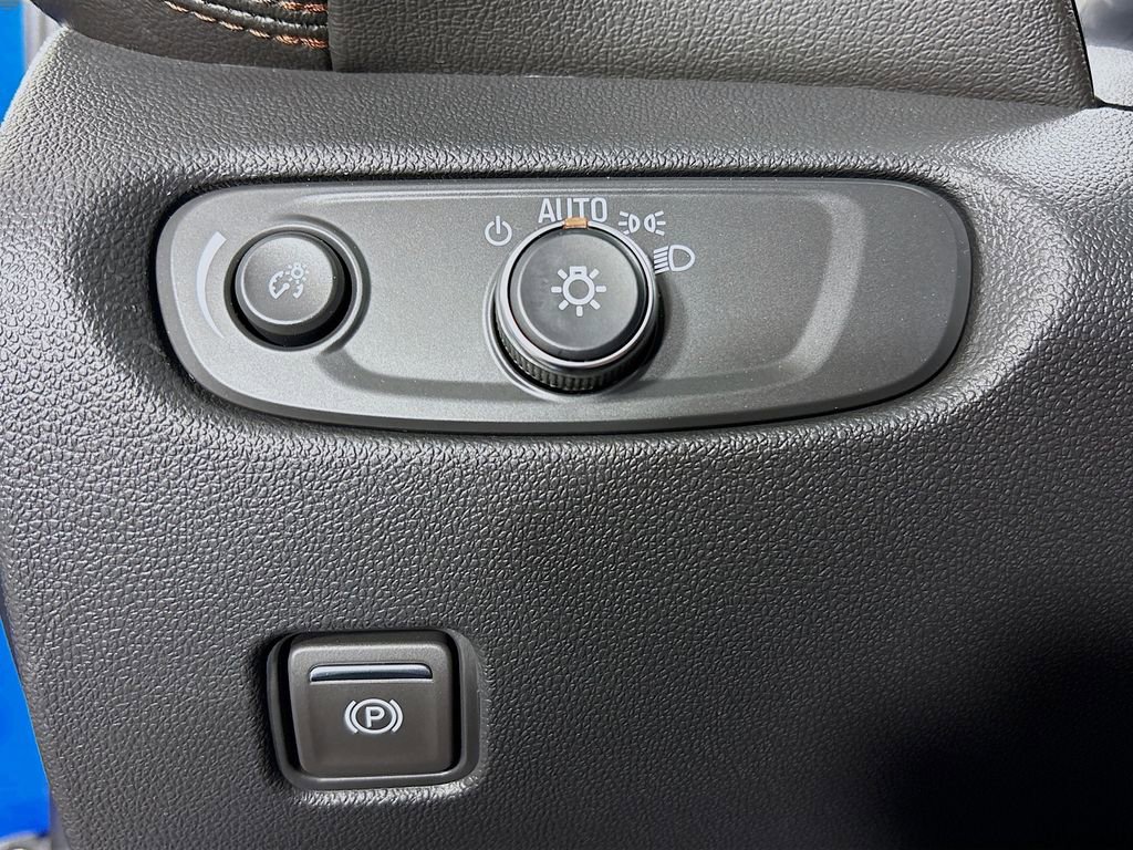 Certified 2025 Chevrolet Blazer Premier w/ Driver Confidence II Package AWD/4WD image 12