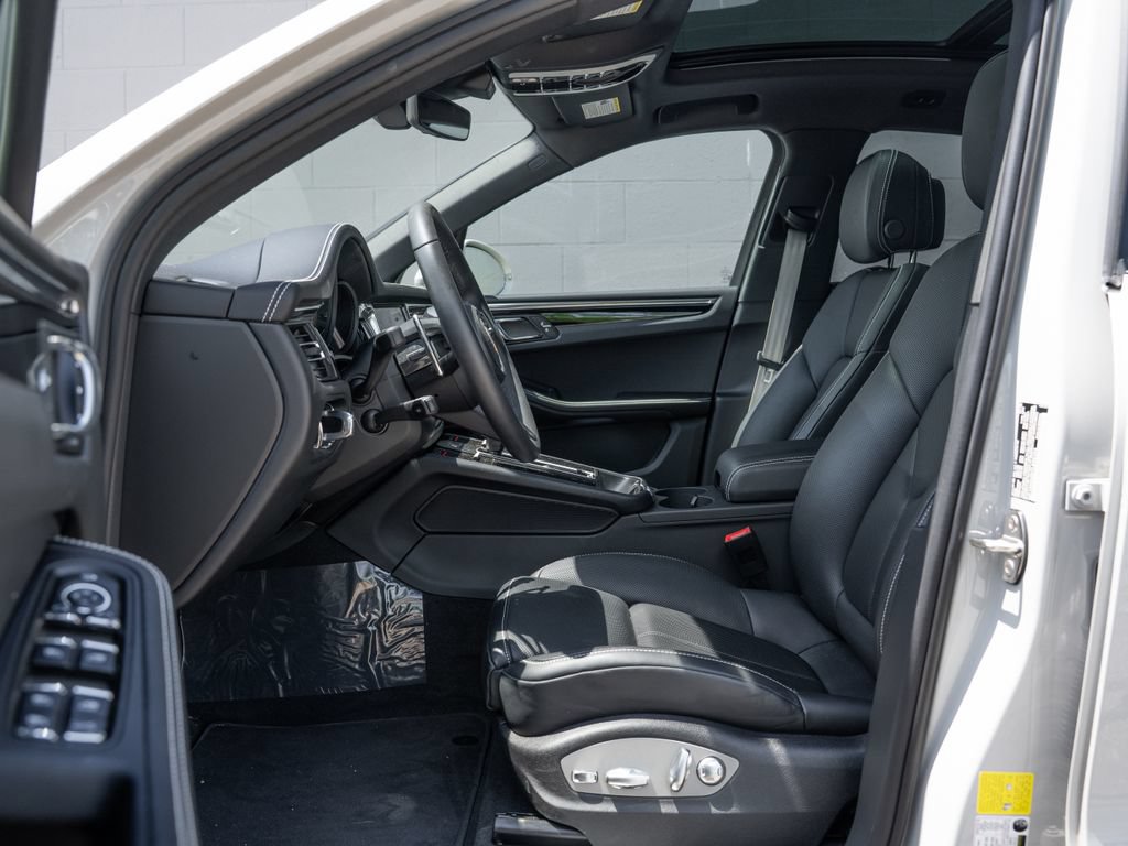 Used 2026 Porsche Macan S AWD/4WD image 17