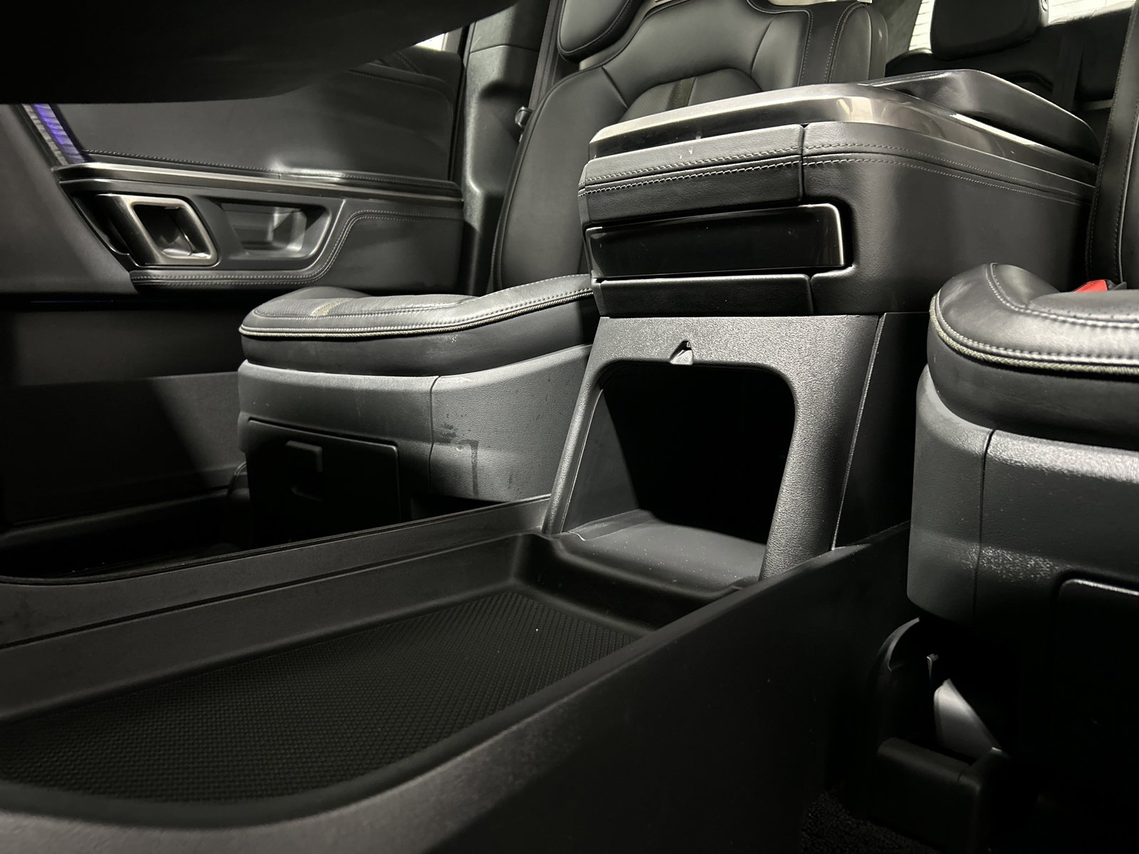 Used 2023 Rivian R1T Adventure image 31