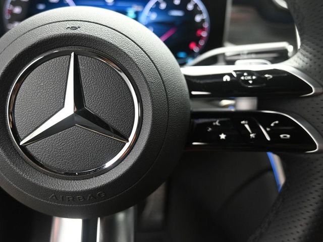 Used 2025 Mercedes-Benz GLC 300 image 14