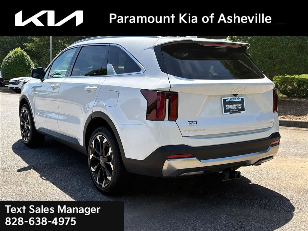 Certified 2025 Kia Sorento EX w/ Panoramic Sunroof Package AWD/4WD image 4