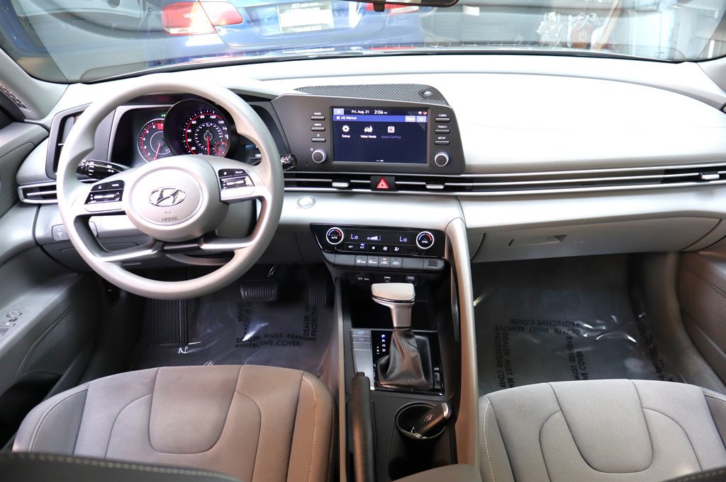 Used 2023 Hyundai Elantra SEL FWD image 13