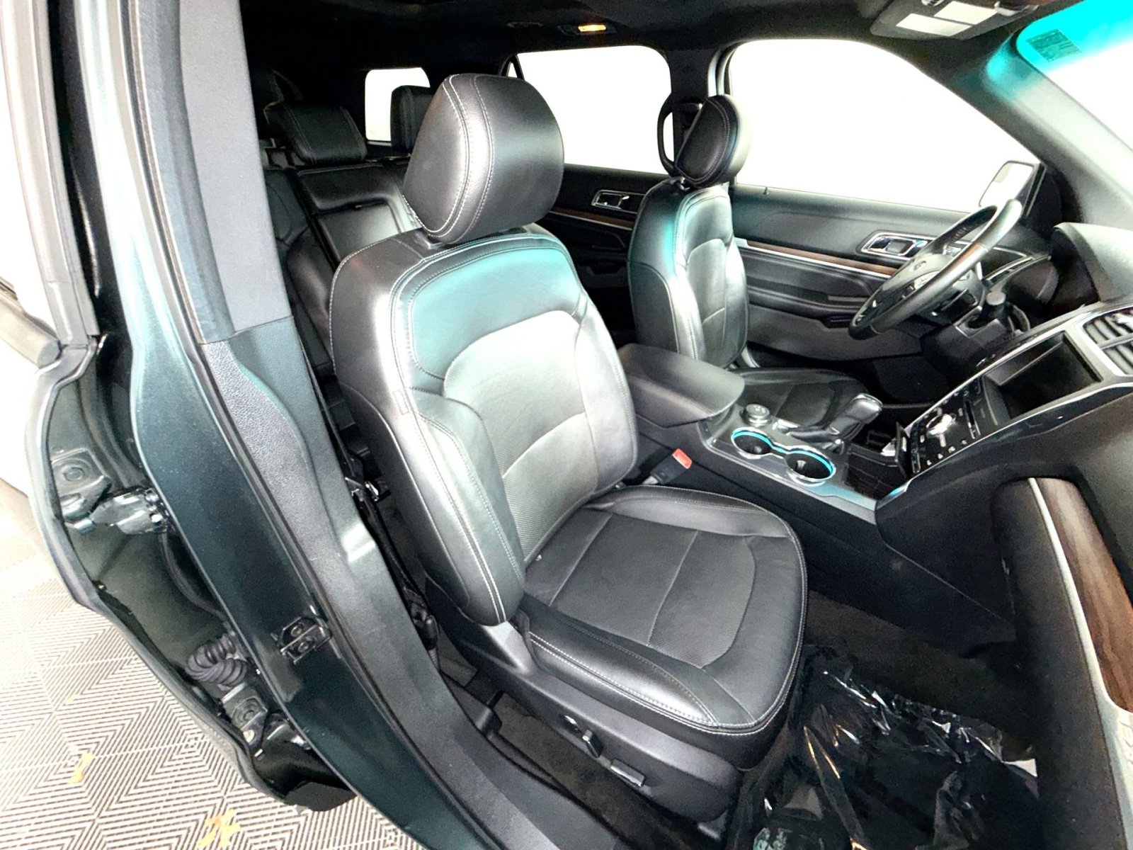 Used 2016 Ford Explorer Limited AWD/4WD image 28