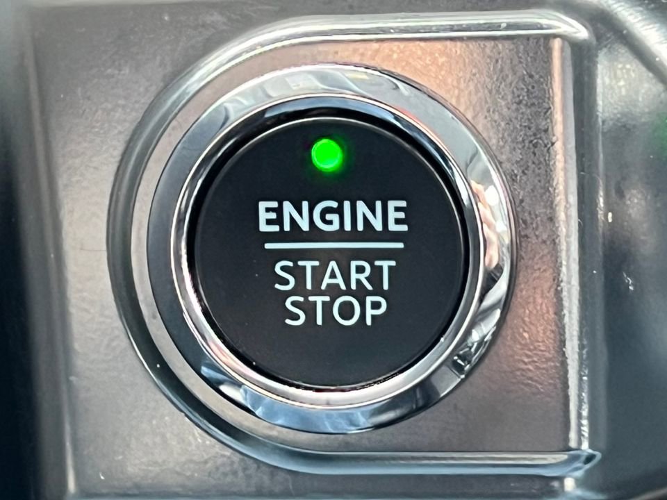 Certified 2023 Ford F150 Lariat w/ Equipment Group 502A High image 33