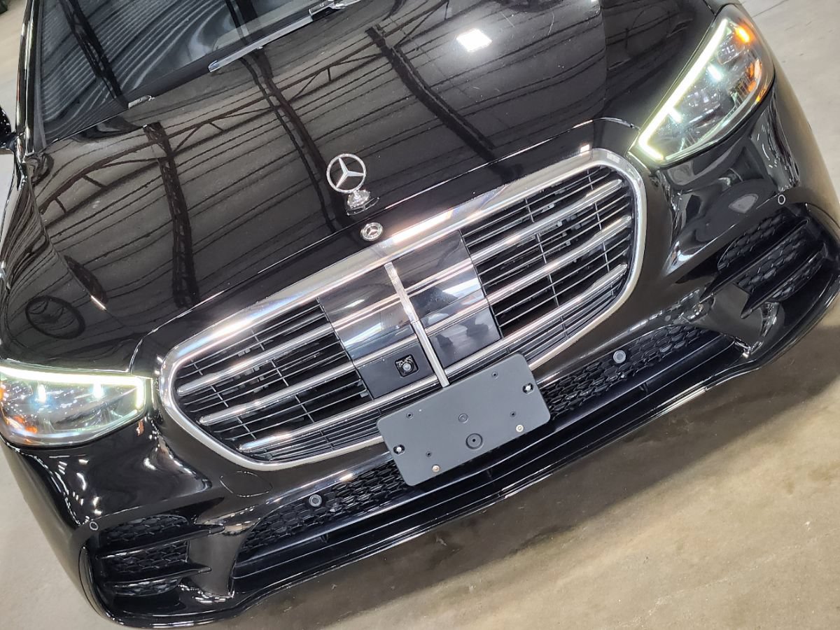 Used 2022 Mercedes-Benz S 580 4MATIC Sedan w/ AMG Line Package image 19