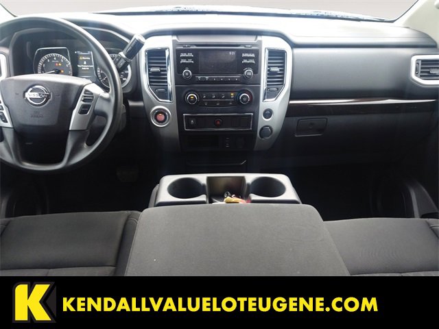 Used 2017 Nissan Titan SV image 10