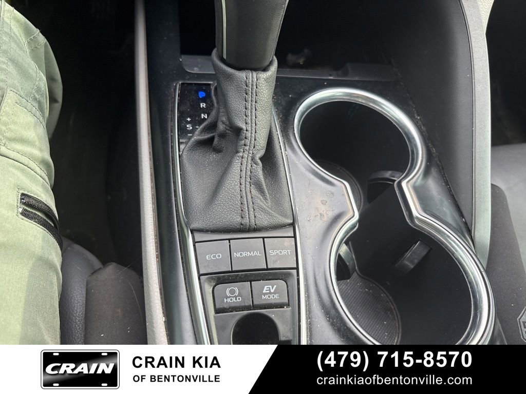 Used 2020 Toyota Camry XLE FWD image 23