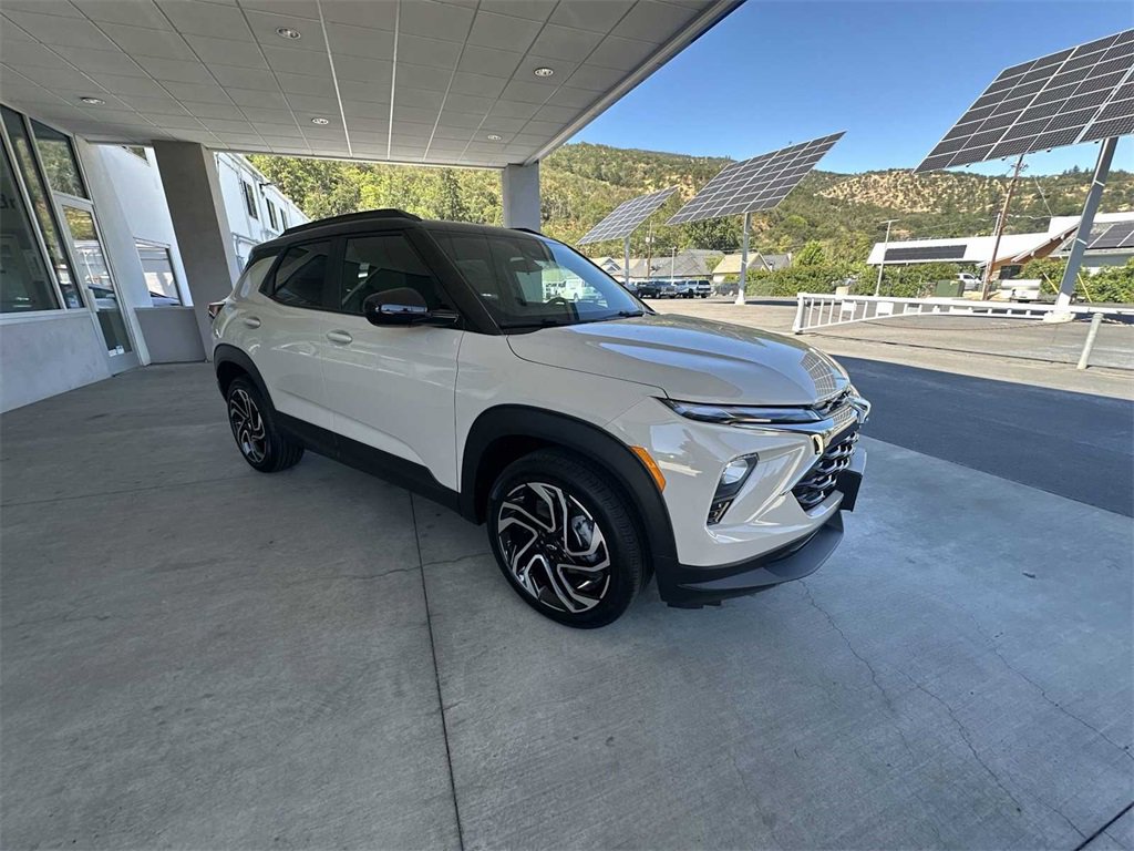 New 2026 Chevrolet TrailBlazer RS w/ Driver Confidence Package image 2