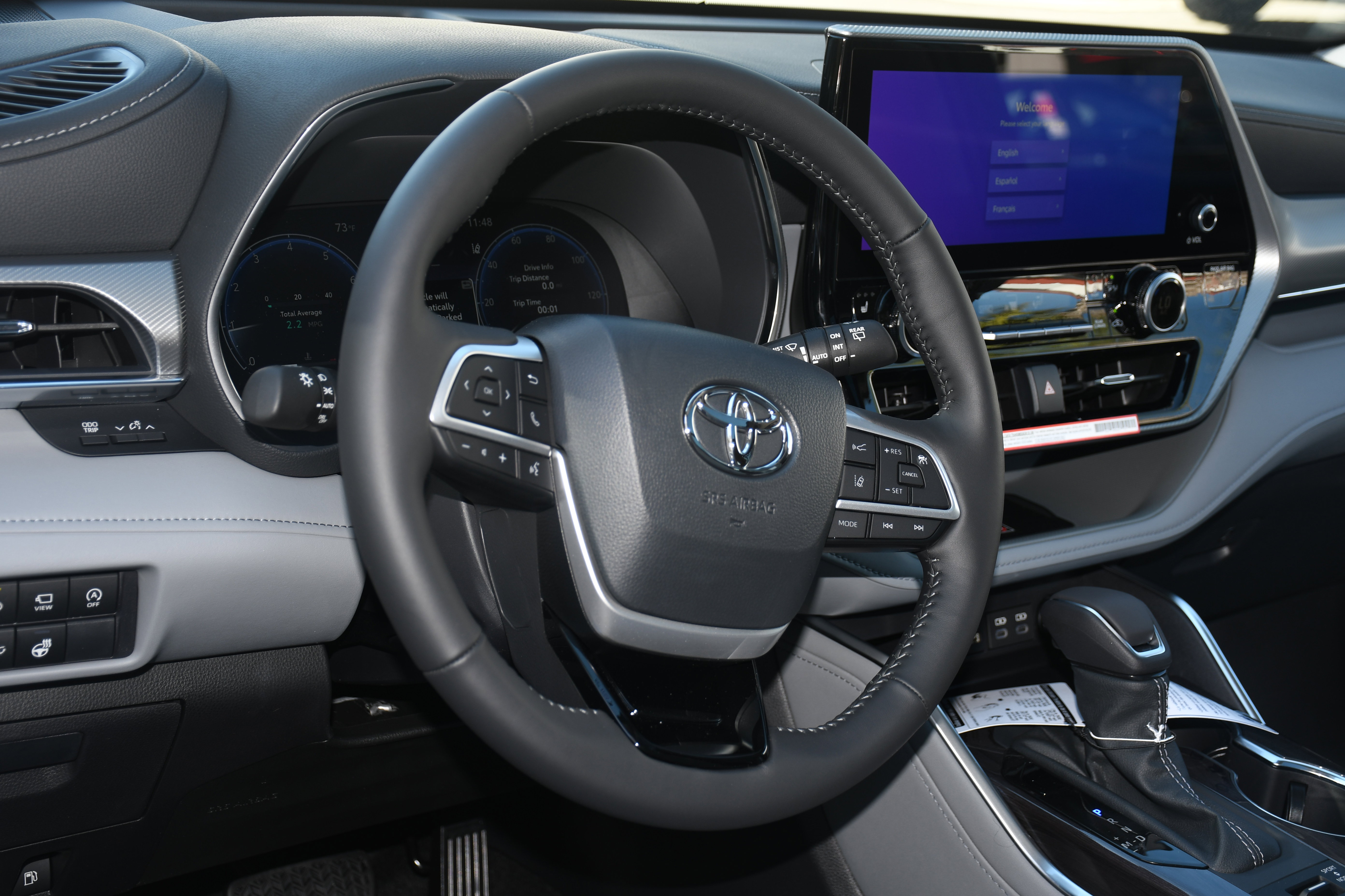 New 2026 Toyota Highlander Platinum image 4