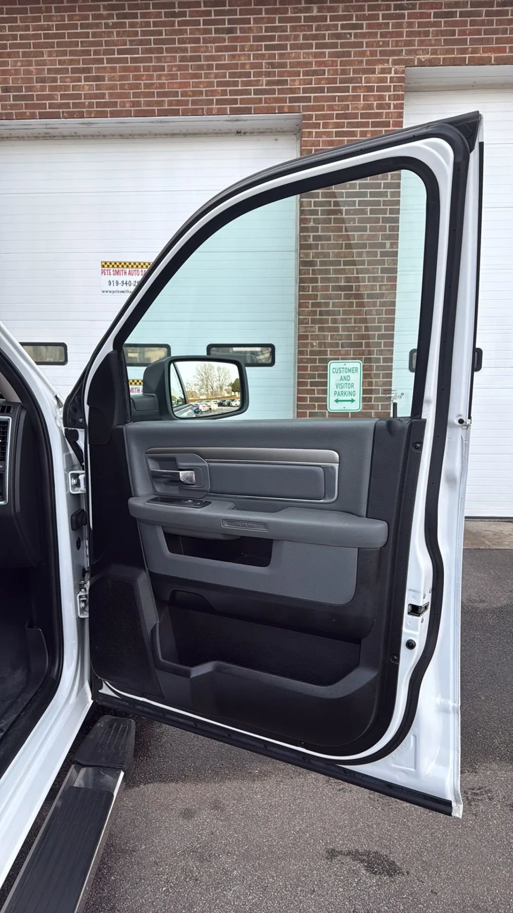 Used 2019 RAM 1500 Classic SLT RWD image 11