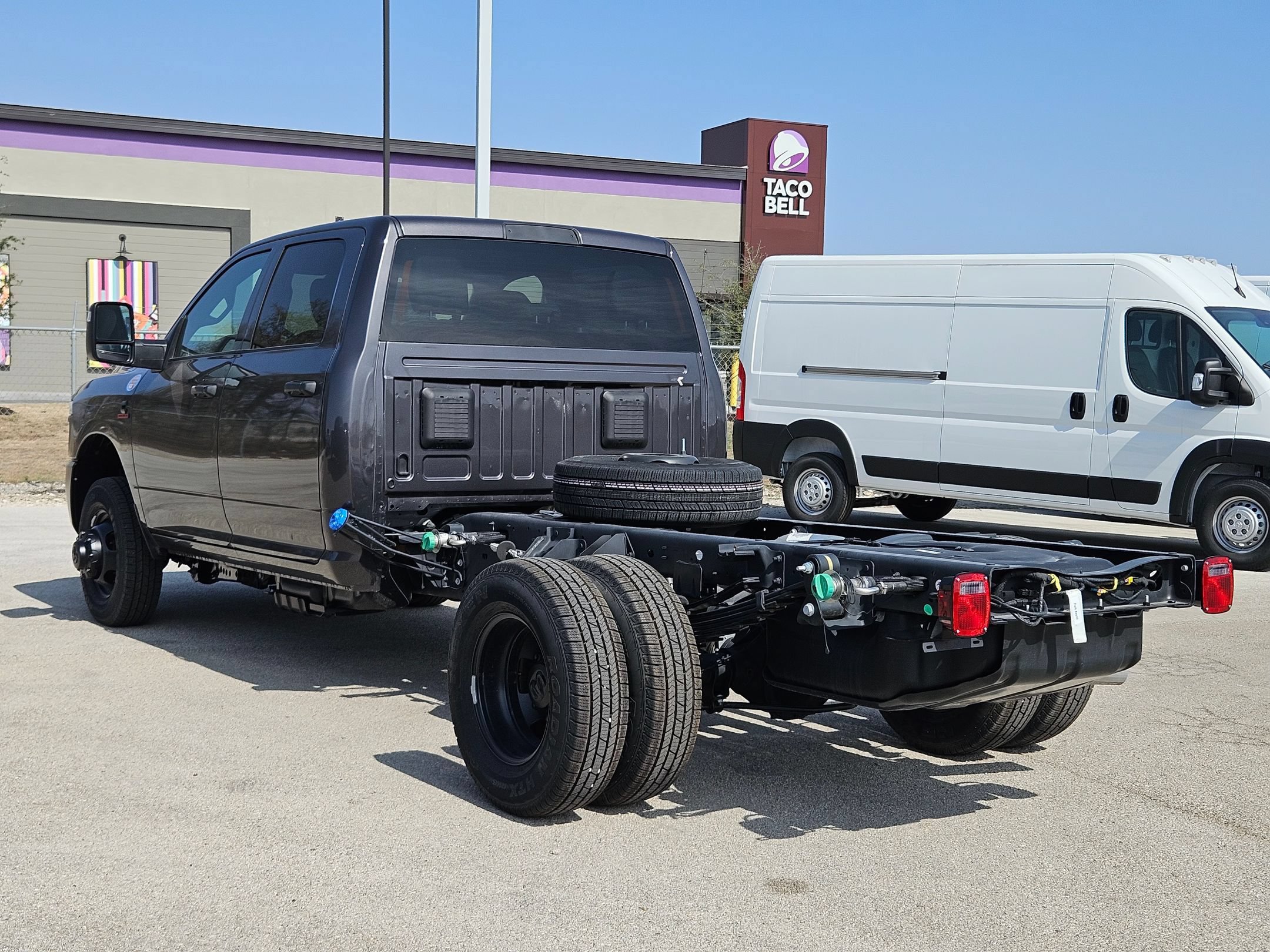 New 2026 RAM 3500 Tradesman AWD/4WD image 5