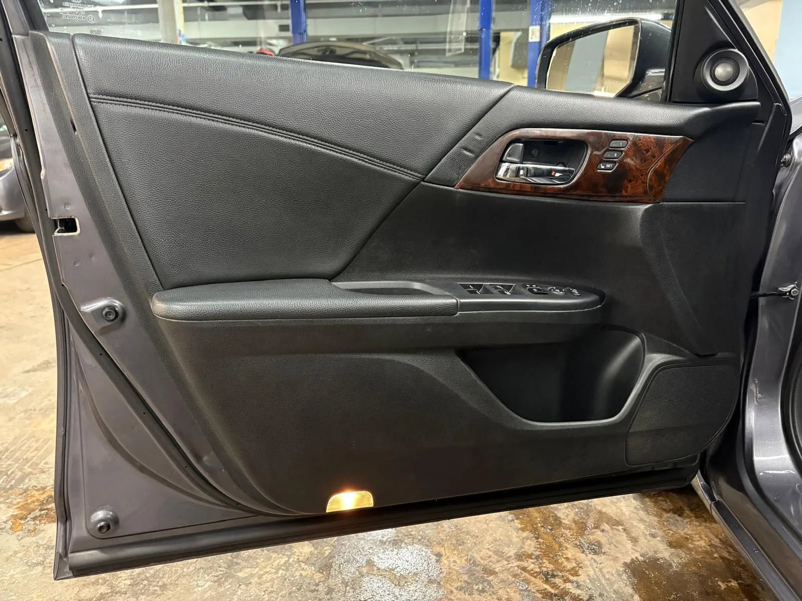 Used 2014 Honda Accord EX-L image 26