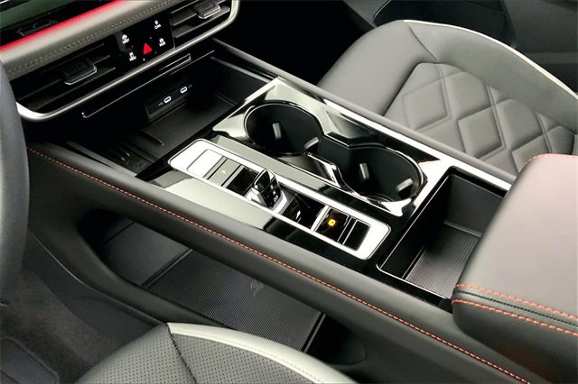 Used 2025 Volkswagen Atlas Peak Edition SE image 17