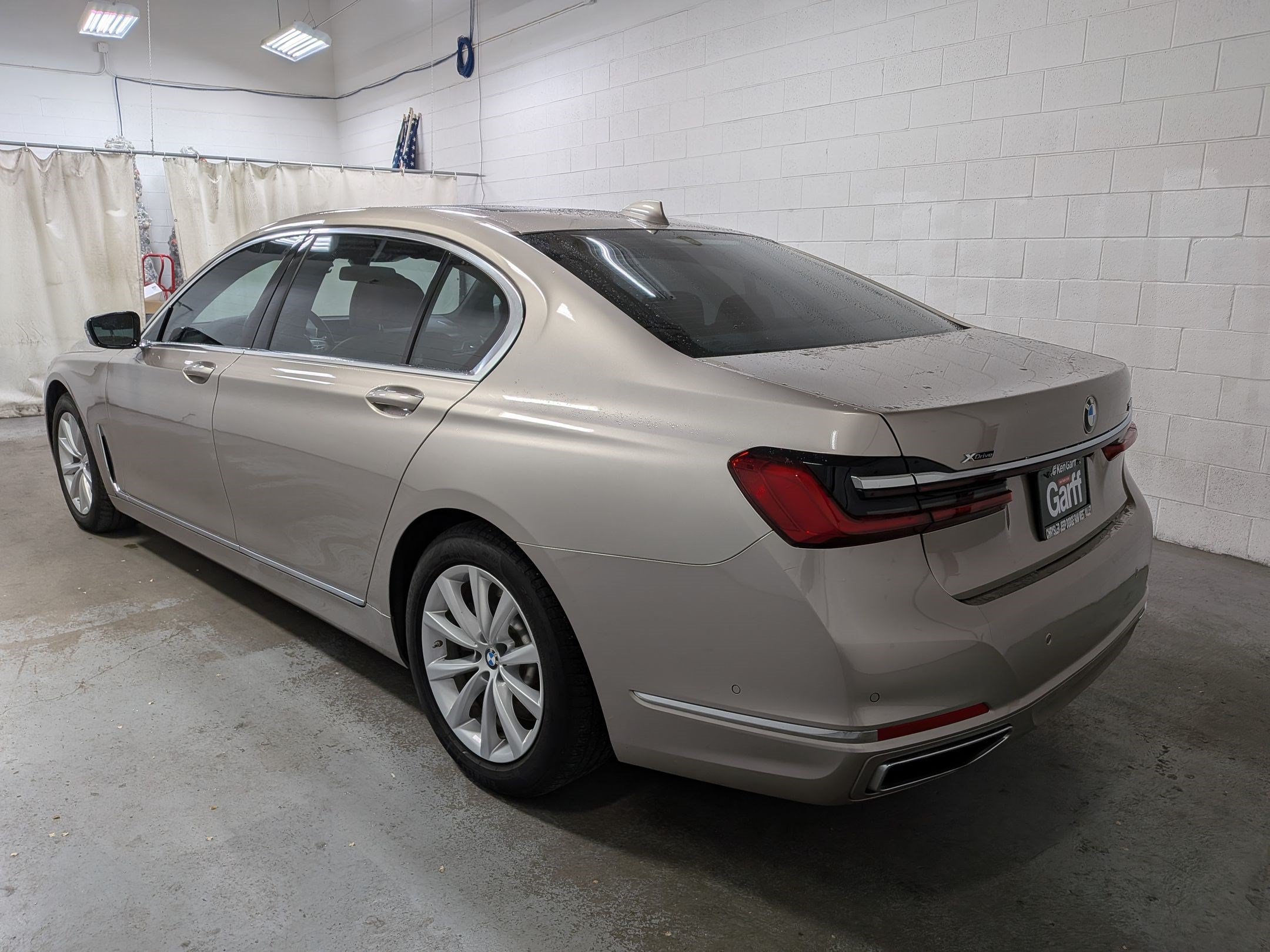 Used 2020 BMW 750i xDrive w/ Interior Design Package AWD/4WD image 9