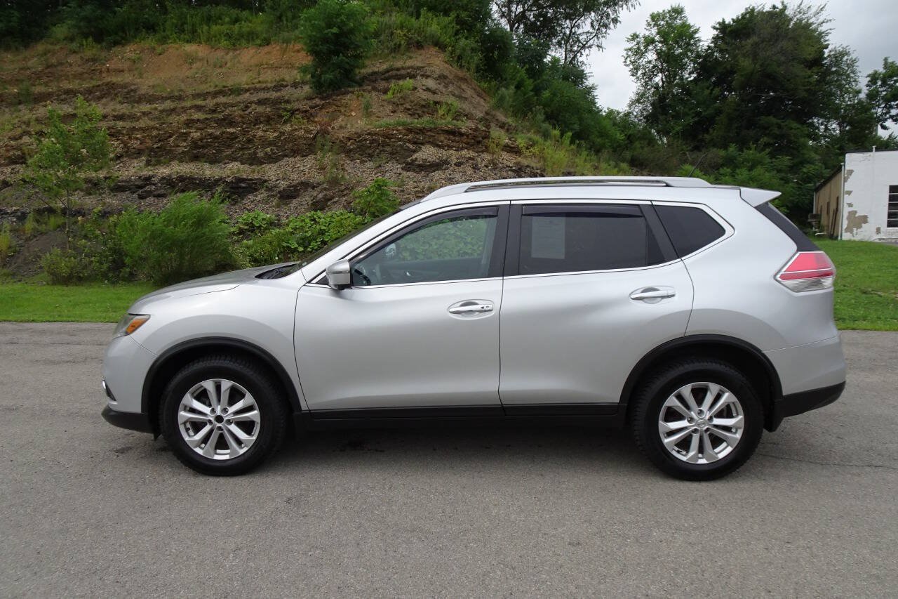 Used 2016 Nissan Rogue SV w/ SV Premium Package