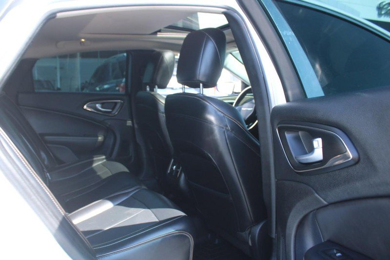 Used 2015 Chrysler 200 C w/ Safetytec Group image 13