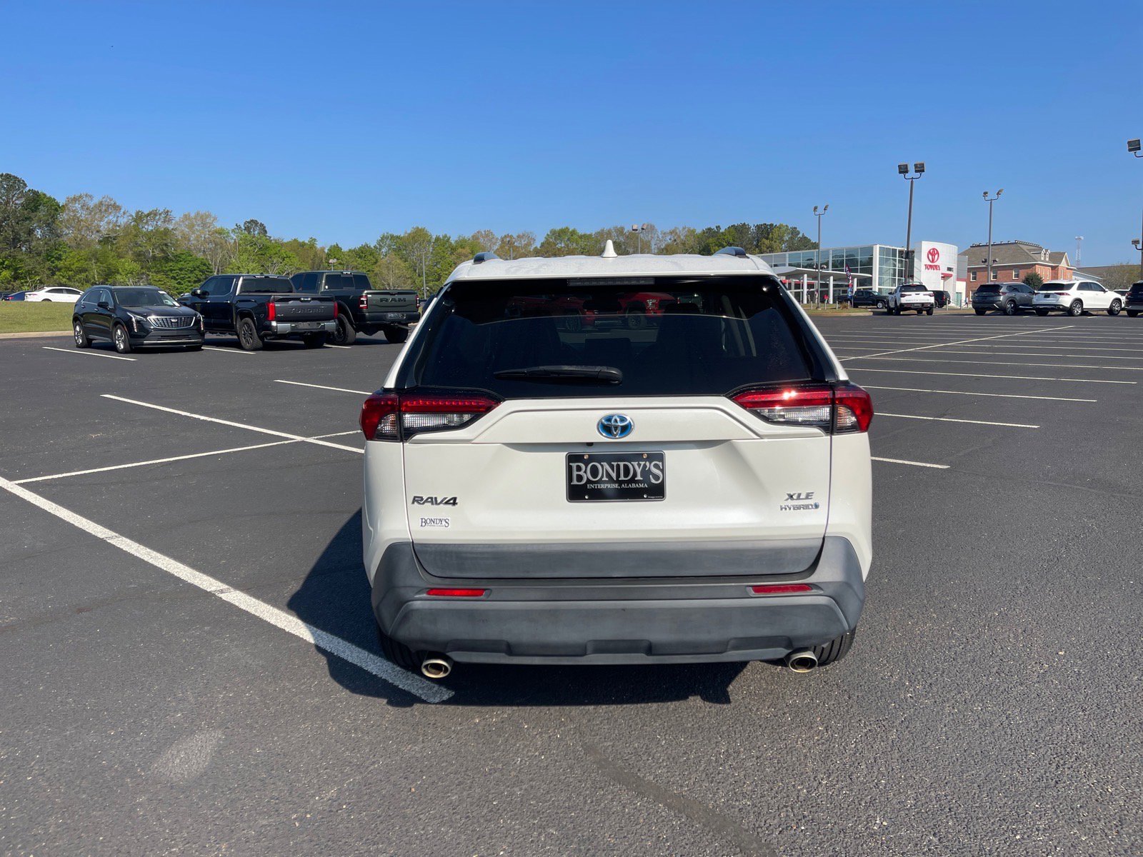 Used 2022 Toyota RAV4 XLE Premium image 15