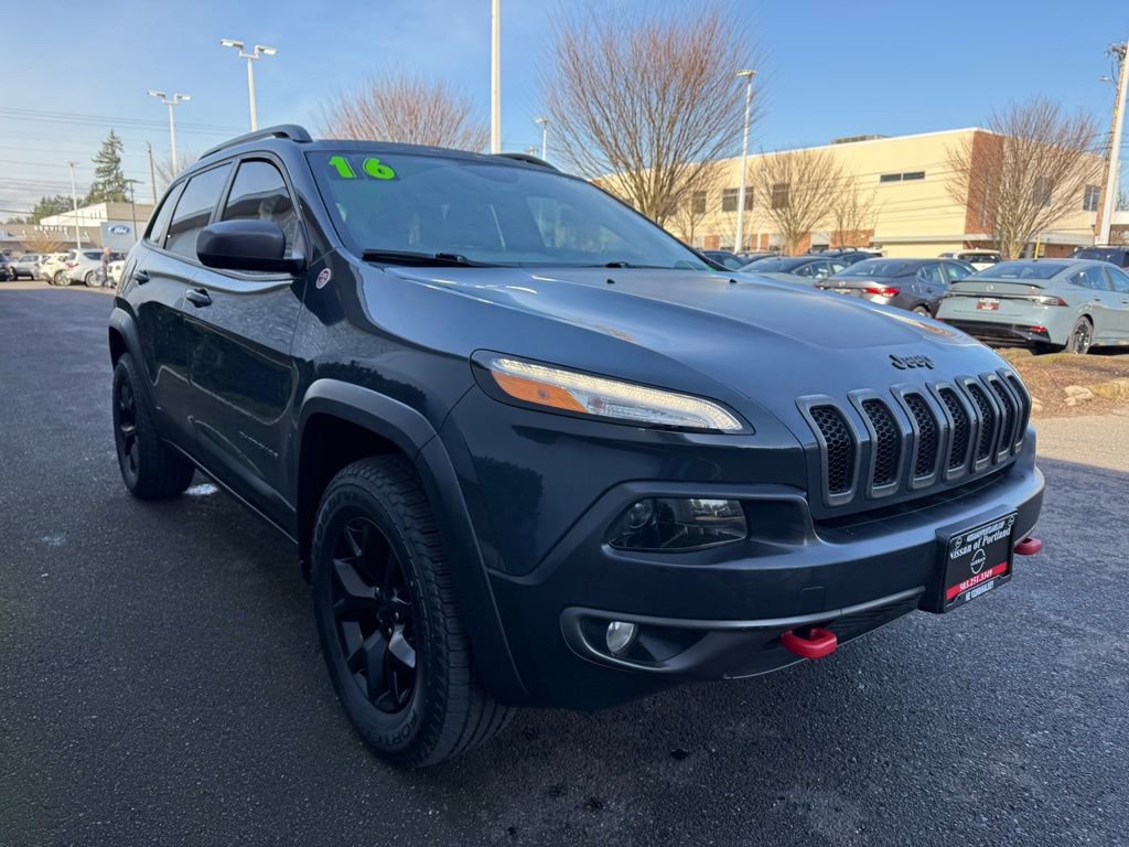Used 2016 Jeep Cherokee Trailhawk w/ Comfort/Convenience Group image 5