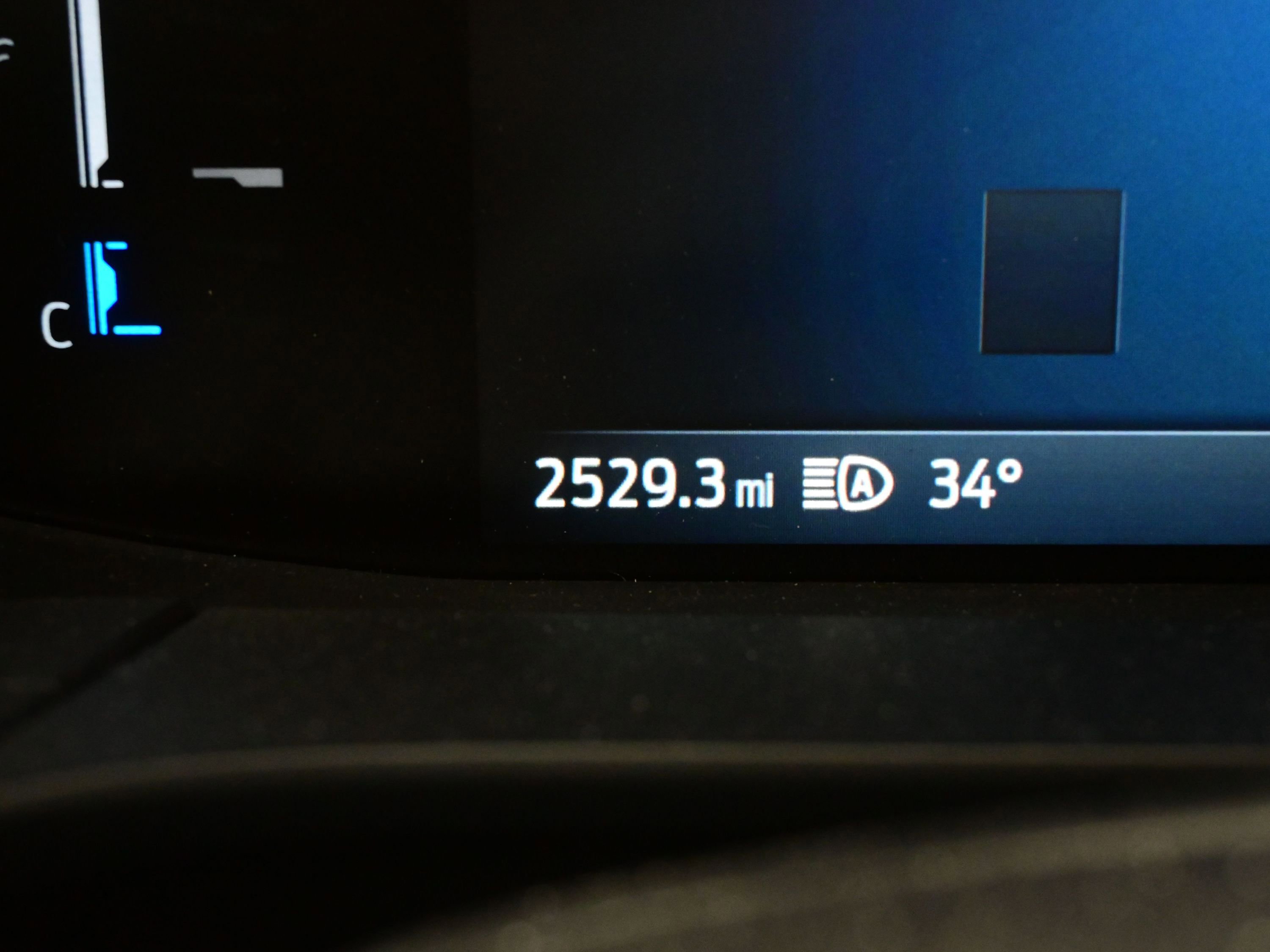 Used 2025 Ford Escape SE image 24