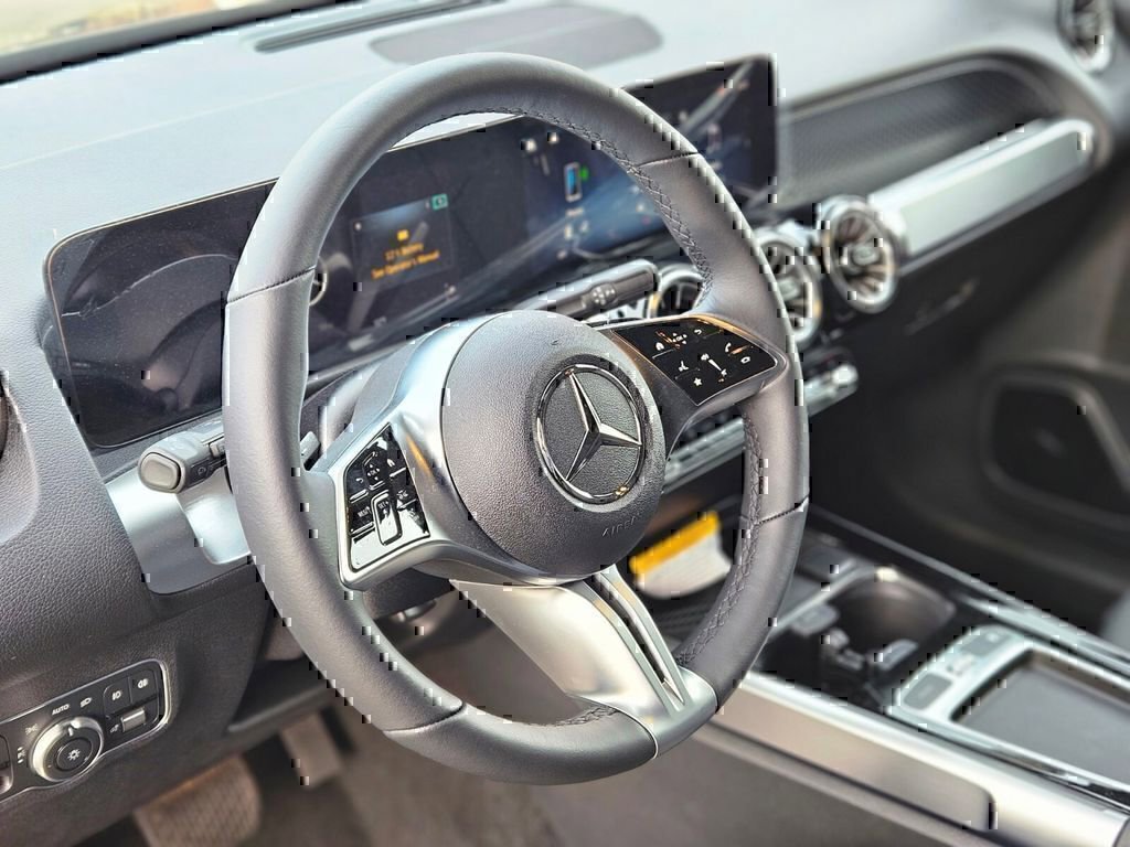 Certified 2024 Mercedes-Benz GLB 250 4MATIC image 17