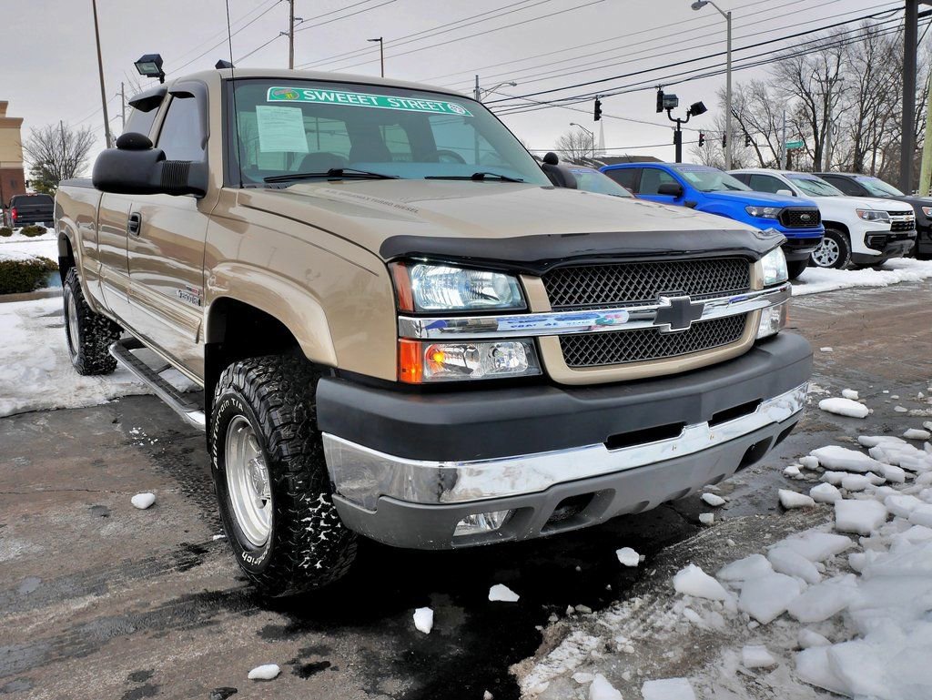 Used 2004 Chevrolet Silverado 2500 LS w/ Heavy-Duty Power Package image 3