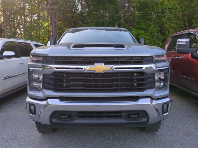 Used 2025 Chevrolet Silverado 2500 LT AWD/4WD image 3