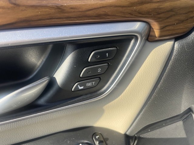 Used 2020 Honda CR-V Touring image 11