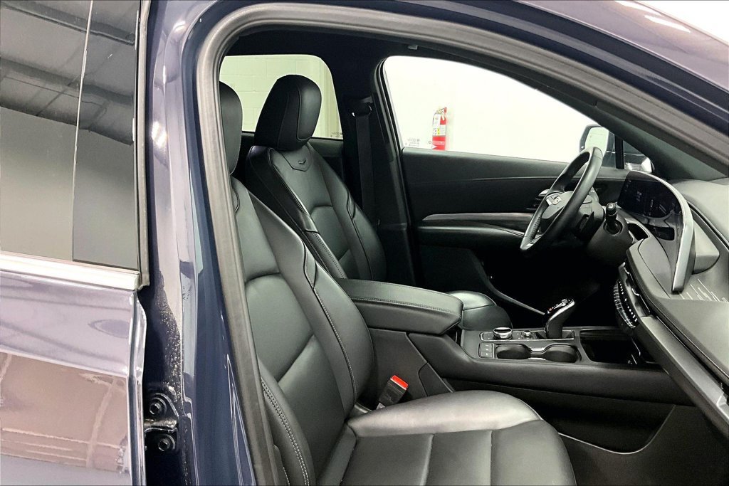 Used 2025 Cadillac XT4 Premium Luxury AWD/4WD image 7