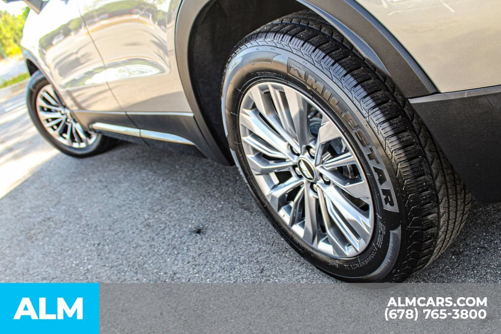 Used 2025 Cadillac XT4 Premium Luxury FWD image 14