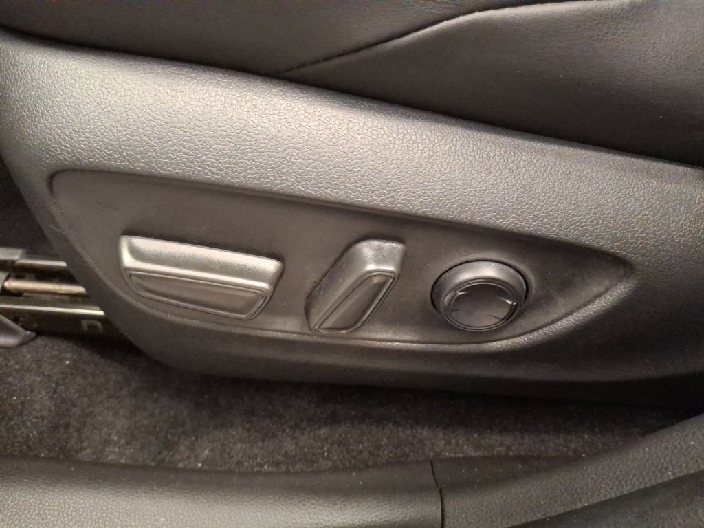Used 2023 Toyota RAV4 XSE w/ XSE Grade Weather Package AWD/4WD image 17