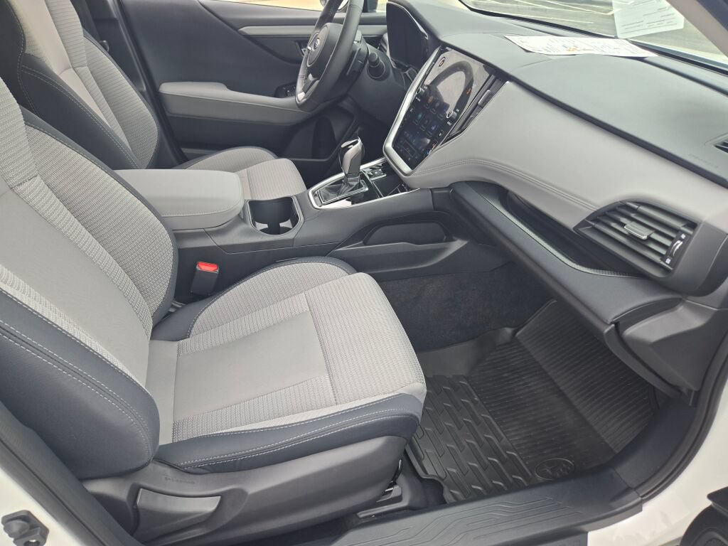 Certified 2025 Subaru Outback Premium AWD/4WD image 4