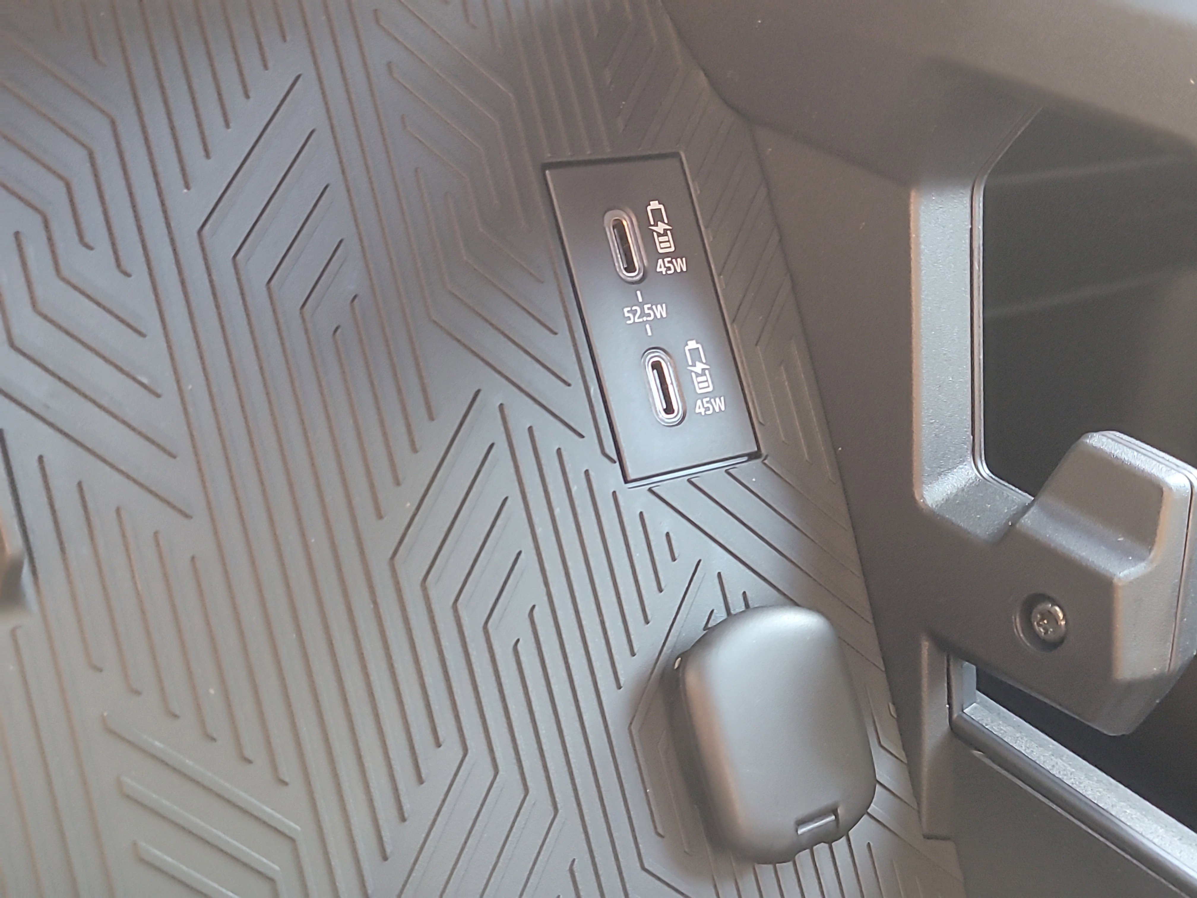 Certified 2025 Toyota Tacoma SR5 image 26