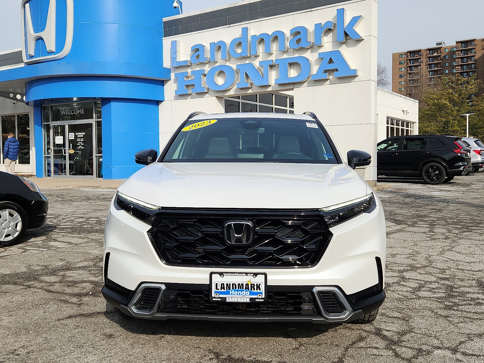 Used 2023 Honda CR-V Sport Touring image 2