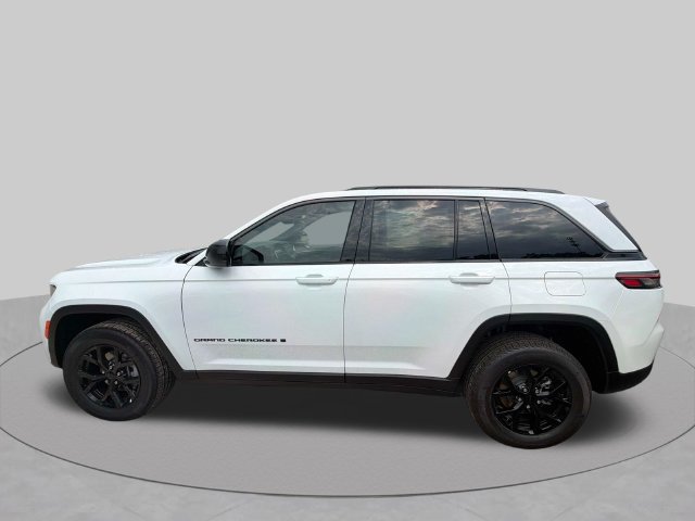 New 2026 Jeep Grand Cherokee Altitude AWD/4WD image 7