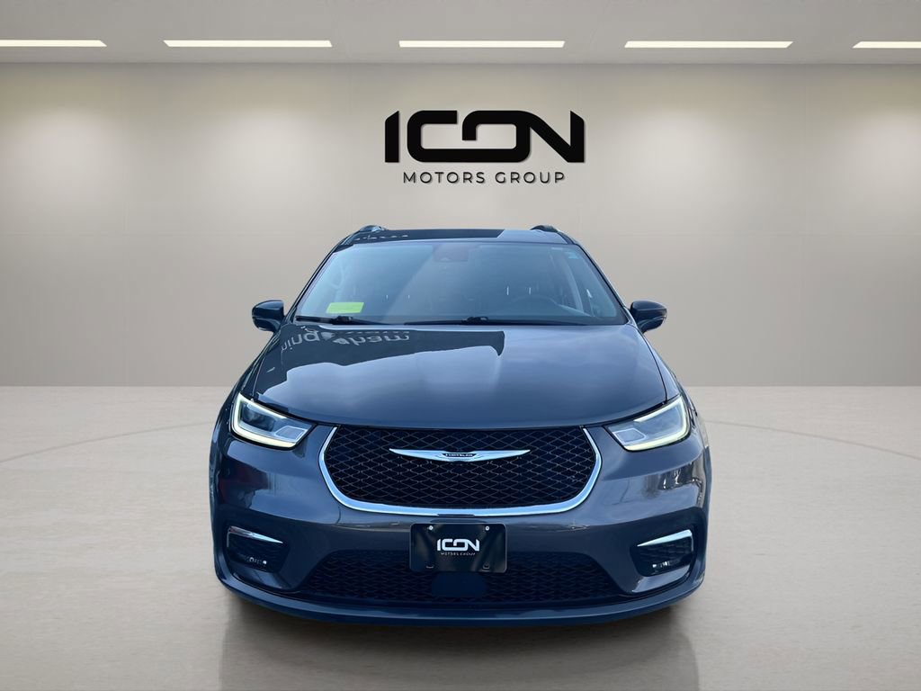 Used 2022 Chrysler Pacifica Touring-L FWD image 9