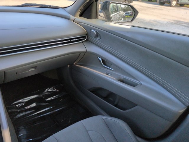 Used 2025 Hyundai Elantra Sport FWD image 15