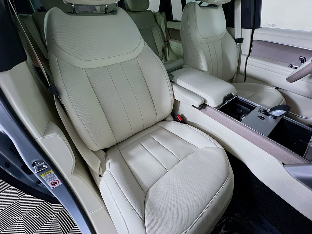 Used 2025 Land Rover Range Rover Autobiography image 30