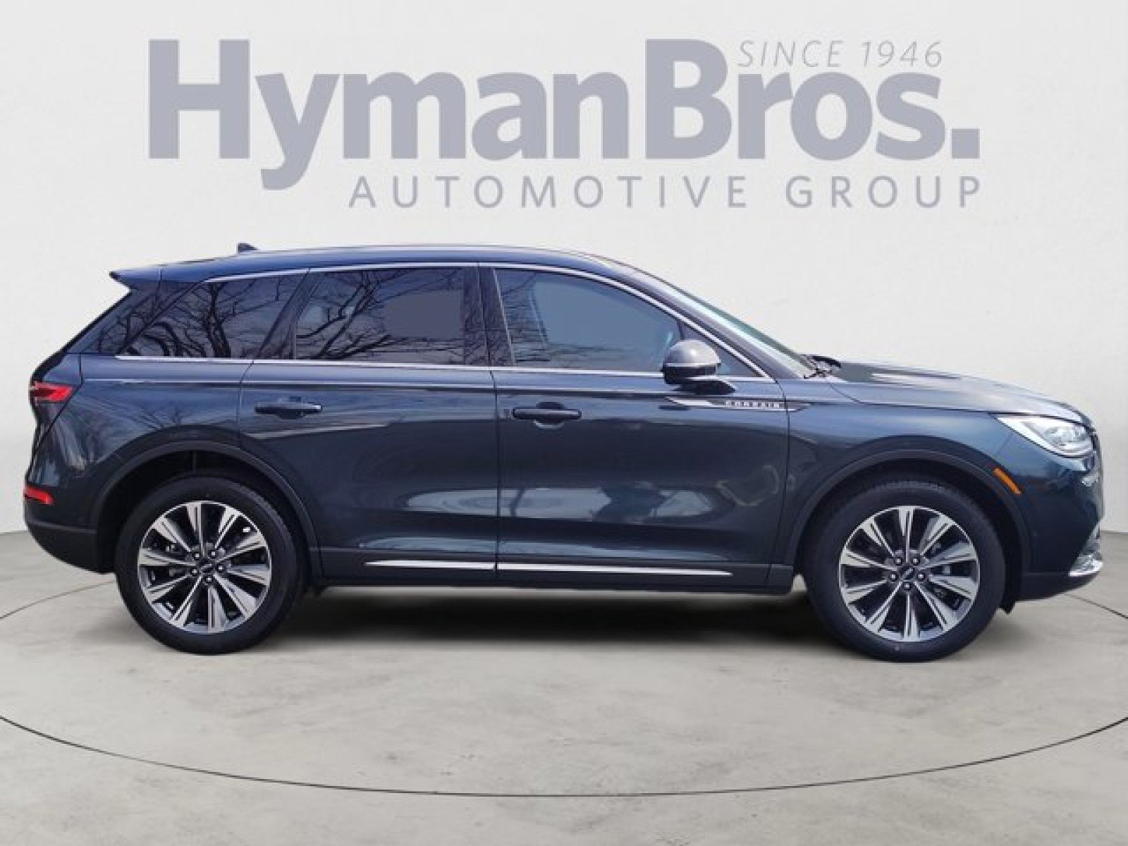 Used 2022 Lincoln Corsair Reserve w/ Equipment Group 201A AWD/4WD image 2