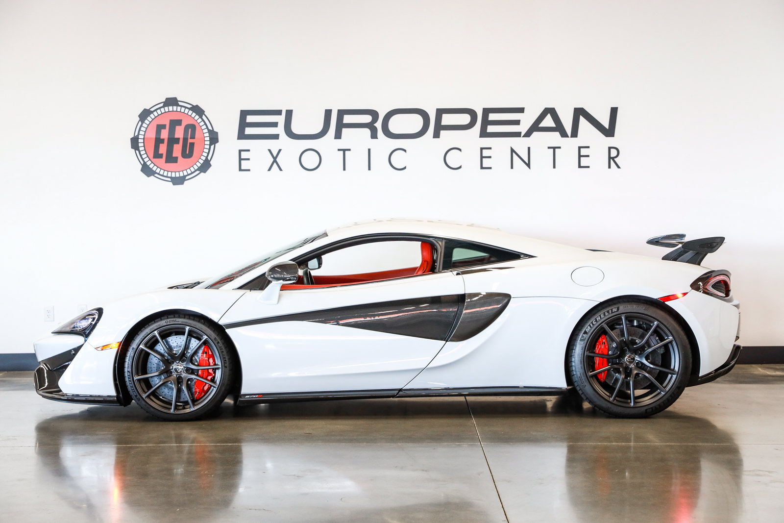 Used 2016 McLaren 570S Coupe RWD image 8