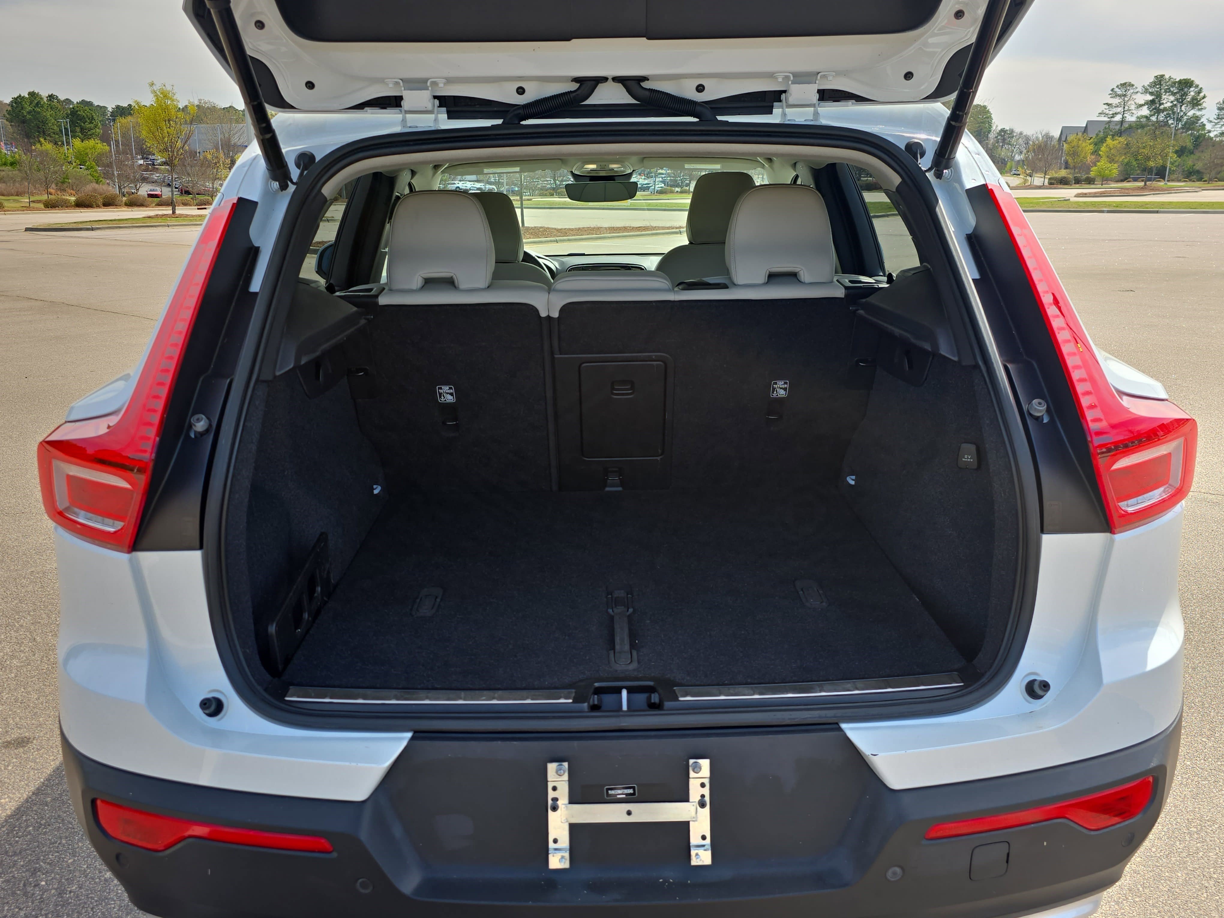 Used 2023 Volvo XC40 B4 Plus w/ Driver Assist Package image 13