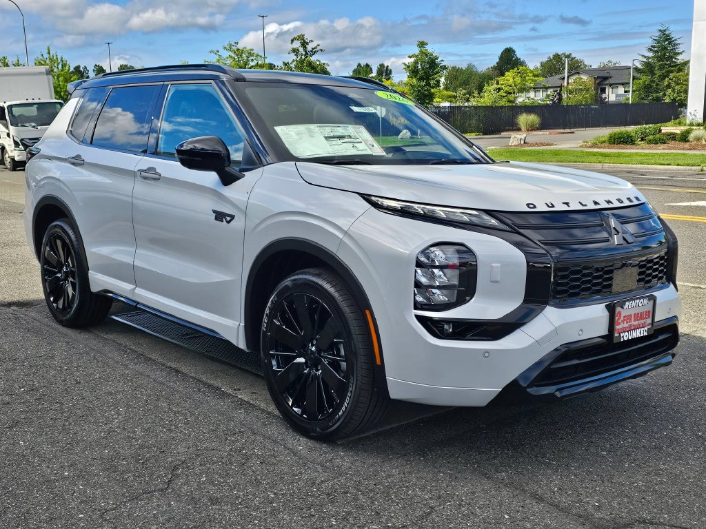 New 2026 Mitsubishi Outlander 4WD Plug-In Hybrid image 3