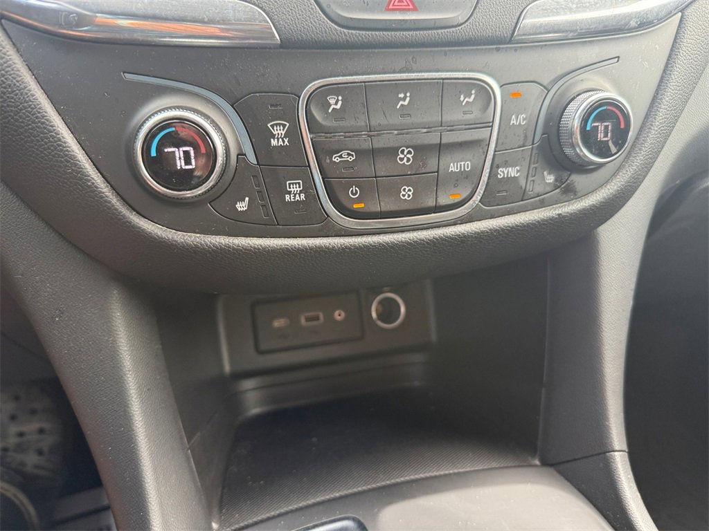 Used 2020 Chevrolet Equinox LT image 27