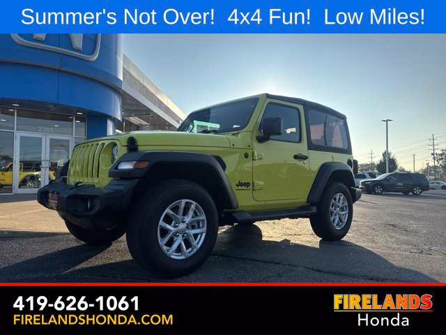 Used 2023 Jeep Wrangler Sport AWD/4WD image 2
