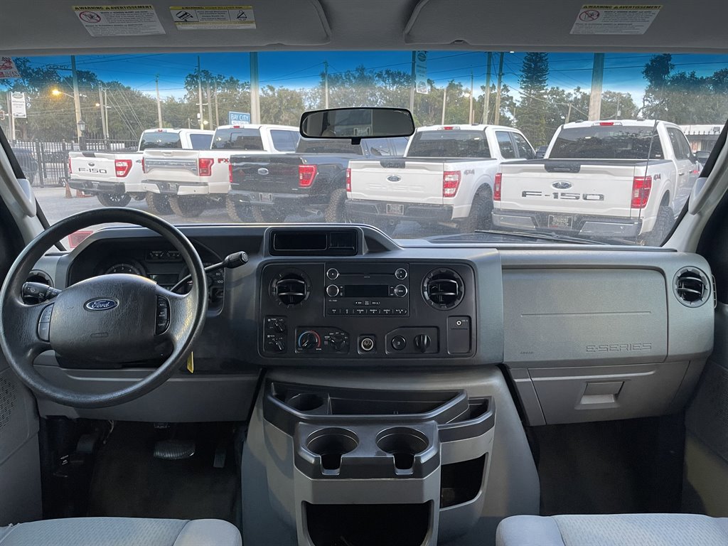 Used 2011 Ford E-350 and Econoline 350 XLT RWD image 5