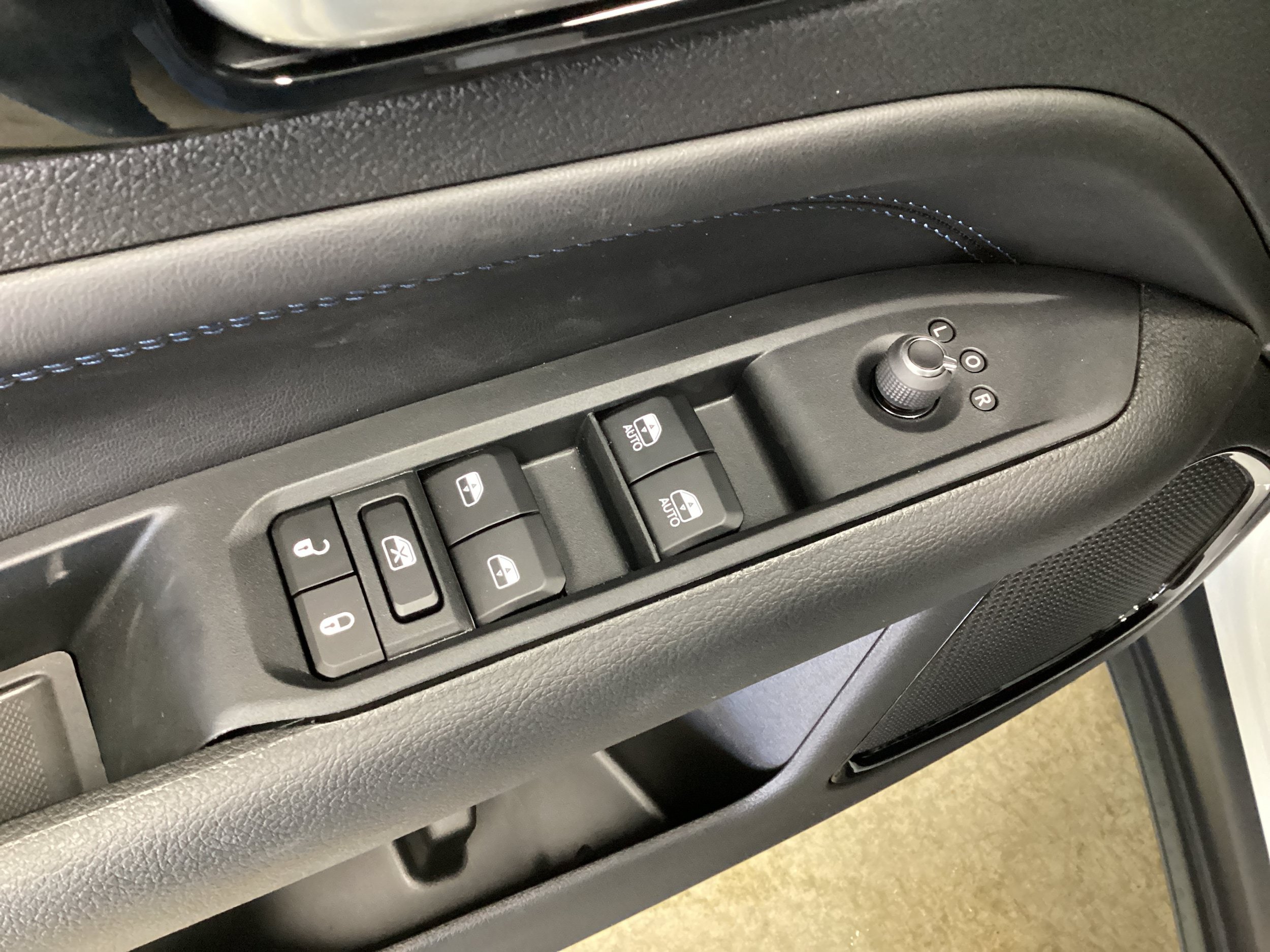 New 2026 Jeep Compass Latitude AWD/4WD image 11