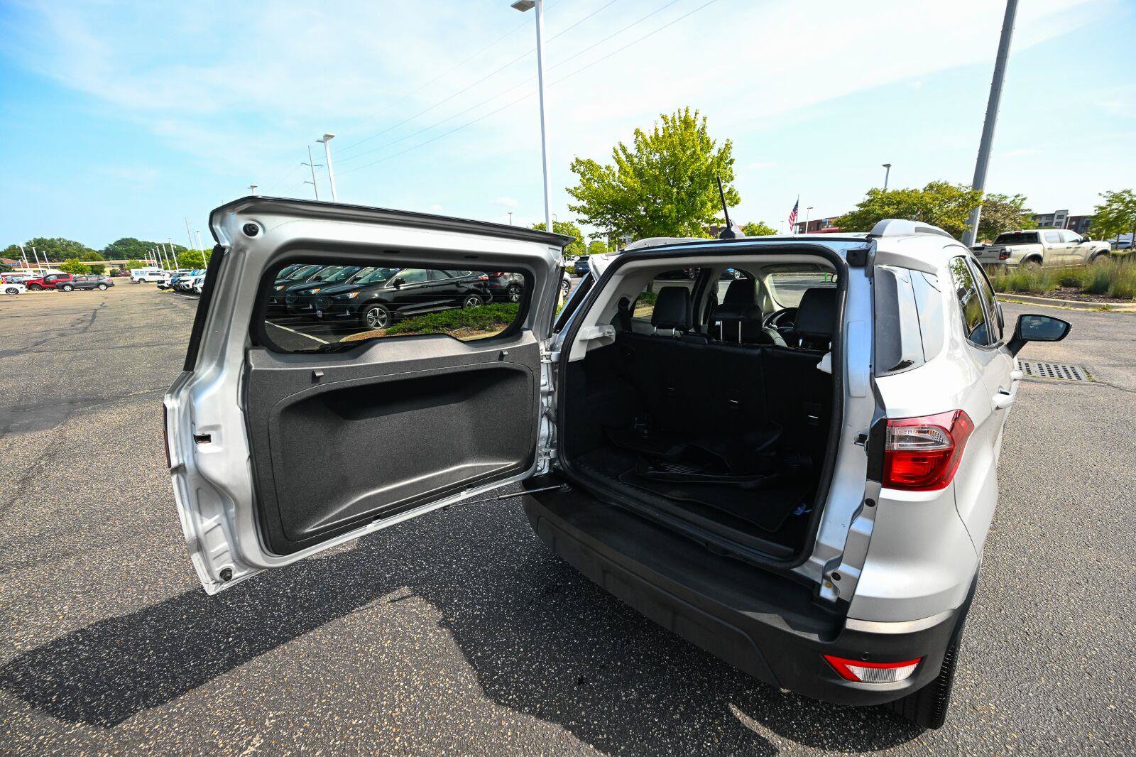 Used 2020 Ford EcoSport SES w/ SES Black Appearance Package AWD/4WD image 16