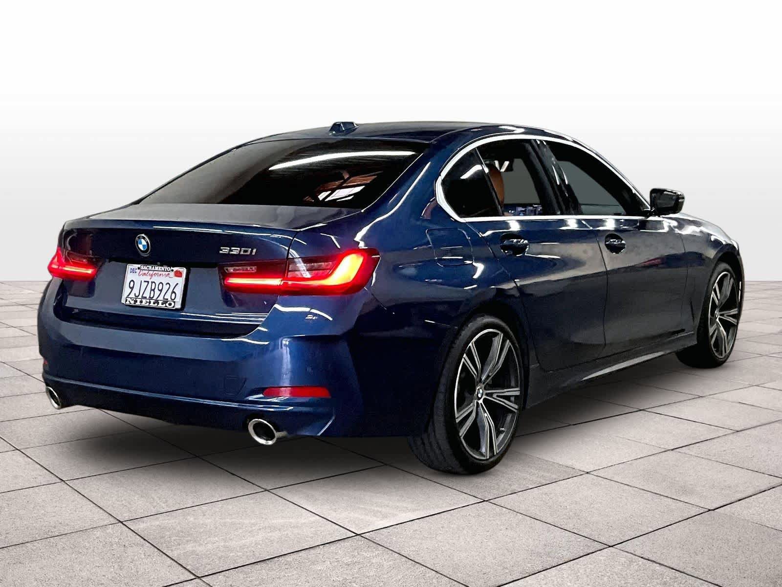 Used 2024 BMW 330i Sedan w/ Convenience Package RWD image 14