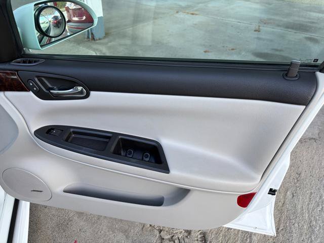 Used 2013 Chevrolet Impala LTZ FWD image 28
